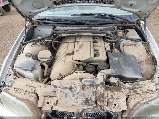 2003 Bmw 325i მანქანა იყიდება აუქციონზე, vin: WBAET37403NJ23129, აუქციონის ნომერი: 44796398