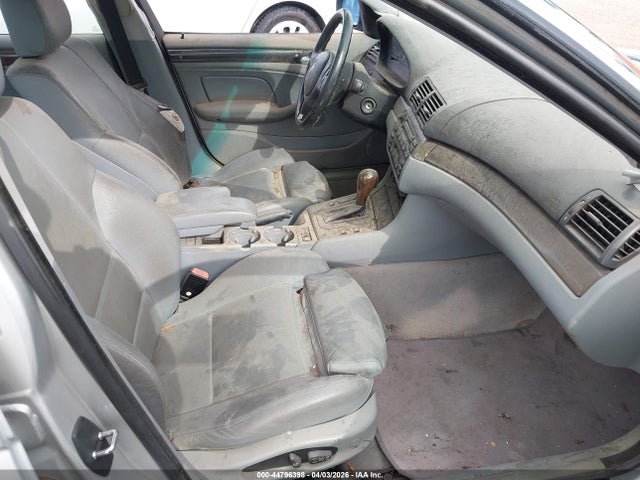 2003 Bmw 325i მანქანა იყიდება აუქციონზე, vin: WBAET37403NJ23129, აუქციონის ნომერი: 44796398