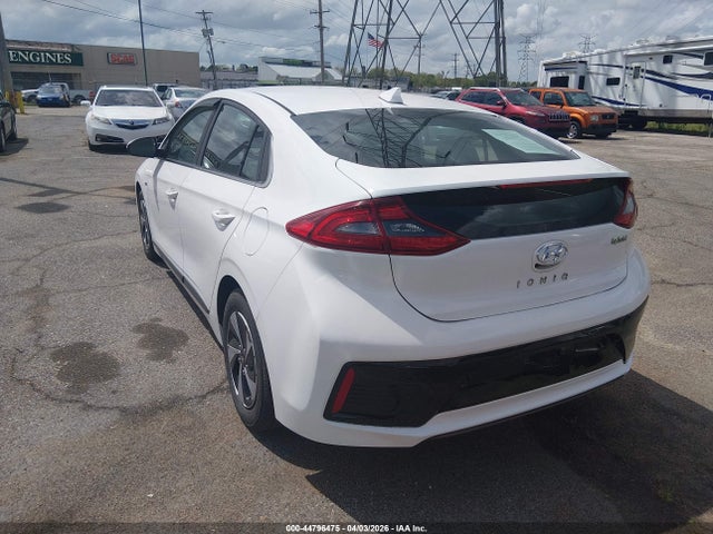 2017 HYUNDAI IONIQ HYBRID KMHC75LC8HU040595 Photo 2