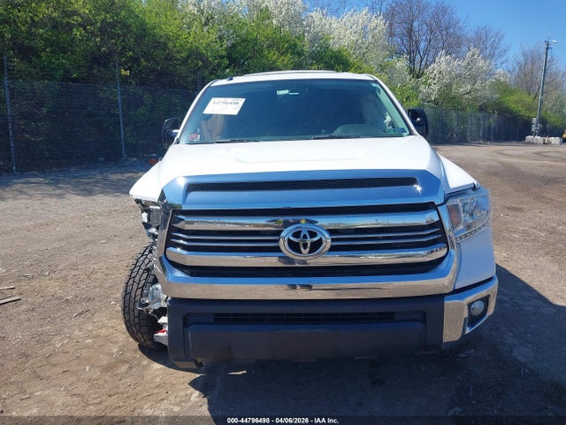 5TFCY5F19HX020981 Toyota Tundra Sr5 5.7l V8