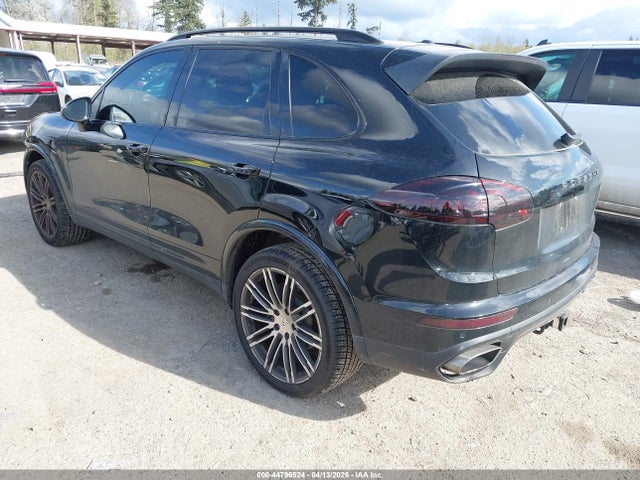 2018 PORSCHE CAYENNE WP1AA2A26JKA06497 Photo 2