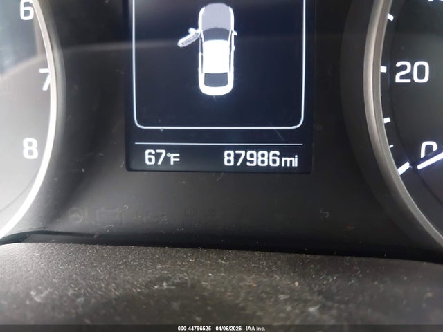 5NPD84LF0JH222057 Hyundai ELANTRA SEL
