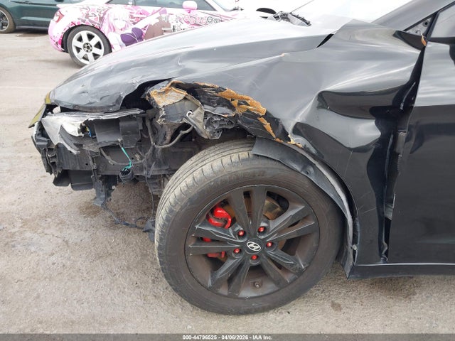 5NPD84LF0JH222057 Hyundai ELANTRA SEL