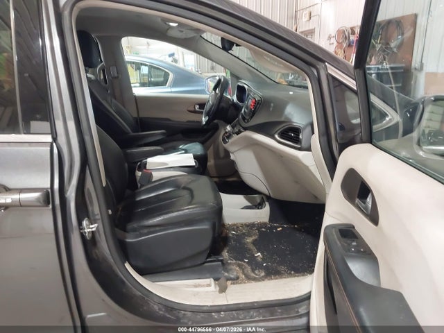 Aukcja sprzedaży 2017 Chrysler Pacifica Touring-l, vin: 2C4RC1BG8HR510452, numer aukcji: 44796556