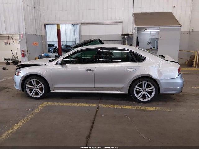 Продаж на аукціоні авто 2013 Volkswagen Passat 3.6l V6 Sel Premium, vin: 1VWCM7A31DC082552, номер лоту: 44796587