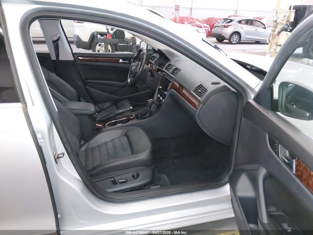 Продаж на аукціоні авто 2013 Volkswagen Passat 3.6l V6 Sel Premium, vin: 1VWCM7A31DC082552, номер лоту: 44796587