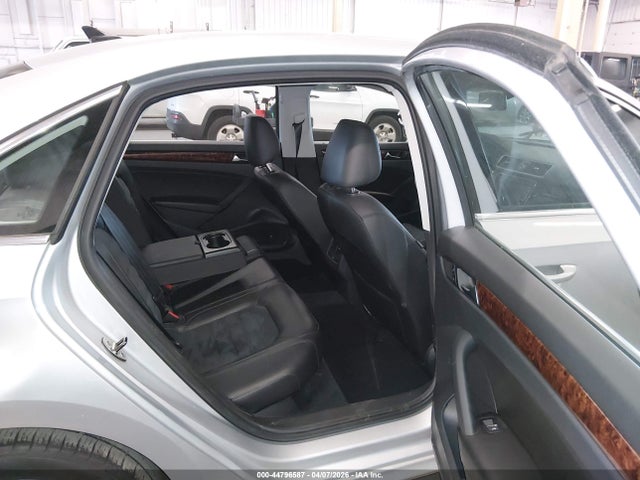 Продаж на аукціоні авто 2013 Volkswagen Passat 3.6l V6 Sel Premium, vin: 1VWCM7A31DC082552, номер лоту: 44796587