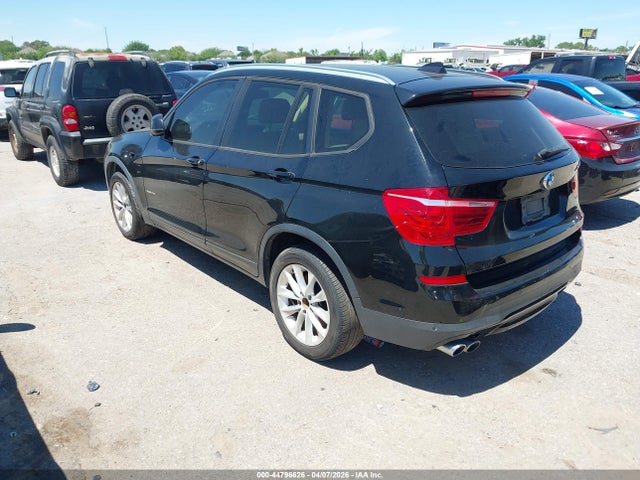 2015 BMW X3 5UXWX9C56F0D47781 Photo 2