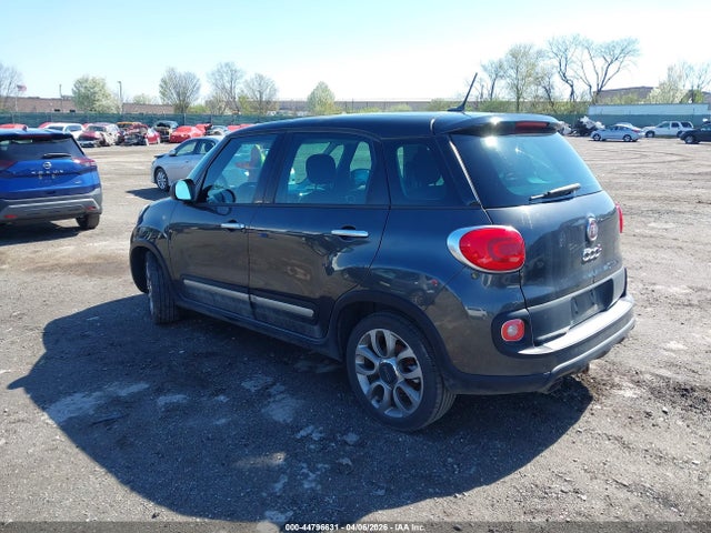 2015 FIAT 500L ZFBCFADH9FZ032003 Photo 2