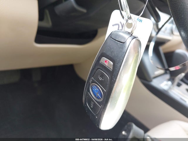 44796632 :رقم المزاد ، 4S3BNEN67G3028858 vin ، 2016 Subaru Legacy 3.6r Limited مزاد بيع