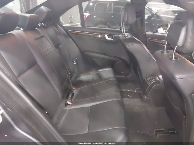 2013 Mercedes-benz C 300 Sport 4matic მანქანა იყიდება აუქციონზე, vin: WDDGF8AB8DR265137, აუქციონის ნომერი: 44796643