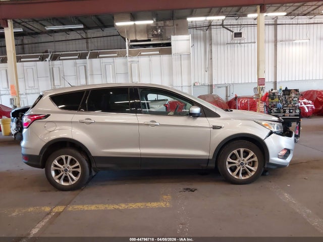 1FMCU9GD3HUD94088 Ford ESCAPE SE
