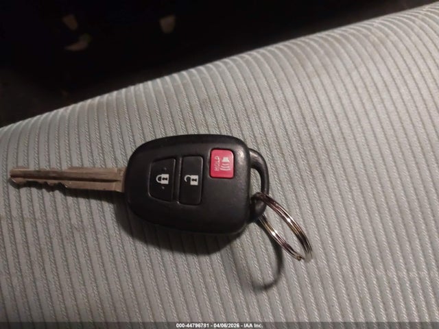 44796781 :رقم المزاد ، JTDKDTB37D1049315 vin ، 2013 Toyota Prius C Two مزاد بيع