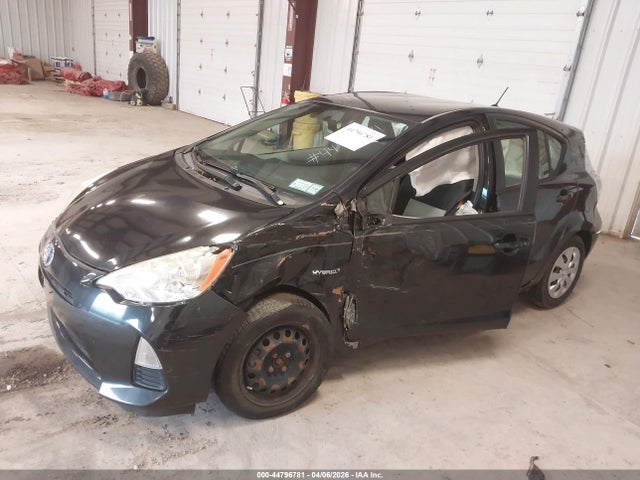 44796781 :رقم المزاد ، JTDKDTB37D1049315 vin ، 2013 Toyota Prius C Two مزاد بيع