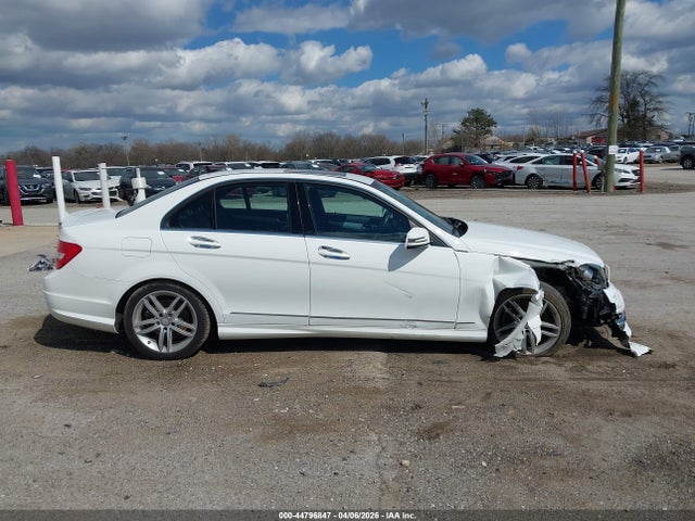 44796847 :رقم المزاد ، WDDGF8AB9DR284022 vin ، 2013 Mercedes-benz C 300 Sport 4matic مزاد بيع
