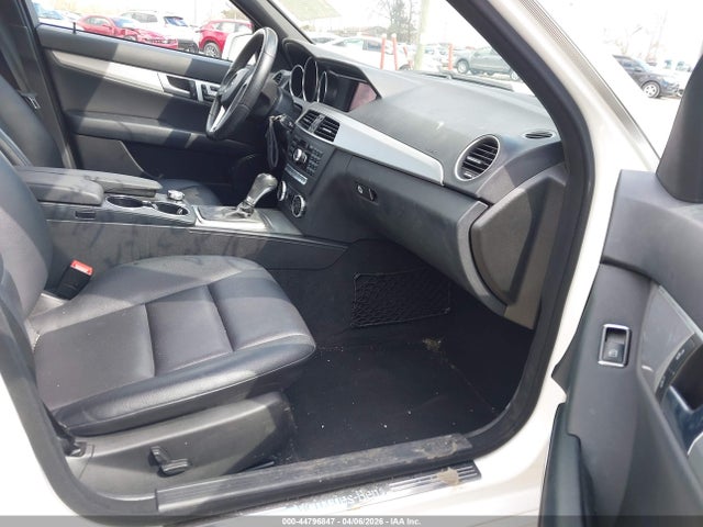 44796847 :رقم المزاد ، WDDGF8AB9DR284022 vin ، 2013 Mercedes-benz C 300 Sport 4matic مزاد بيع