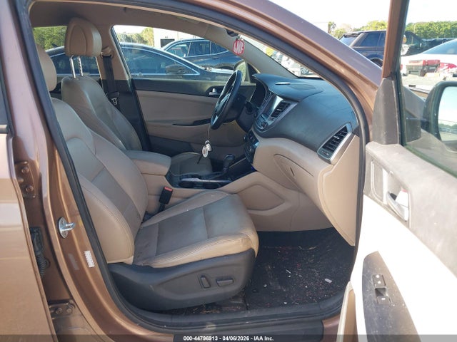2017 HYUNDAI TUCSON KM8J33A43HU412847 Photo 4