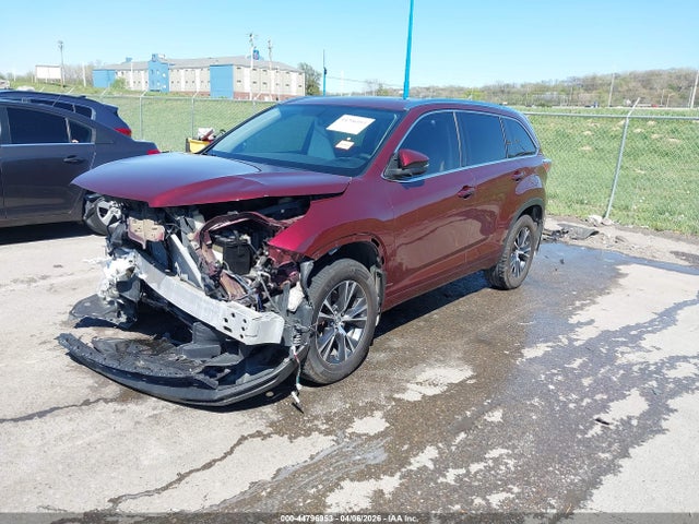 2016 Toyota Highlander Xle V6 მანქანა იყიდება აუქციონზე, vin: 5TDJKRFH1GS261791, აუქციონის ნომერი: 44796953