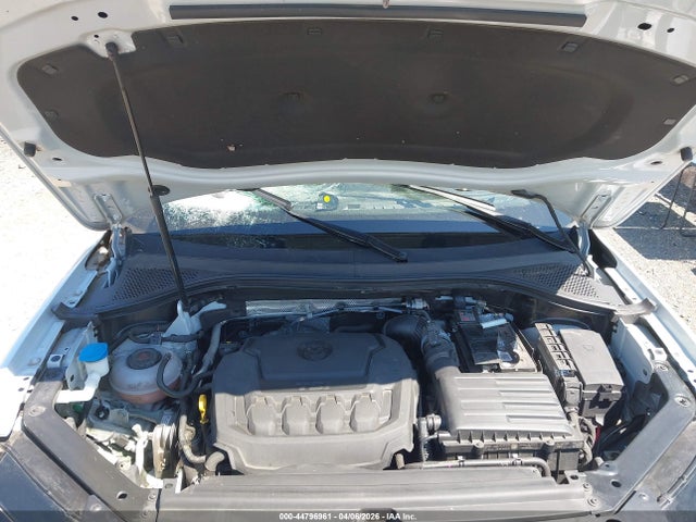 2018 Volkswagen Tiguan 2.0t Se/2.0t Sel მანქანა იყიდება აუქციონზე, vin: 3VV2B7AX3JM161417, აუქციონის ნომერი: 44796961