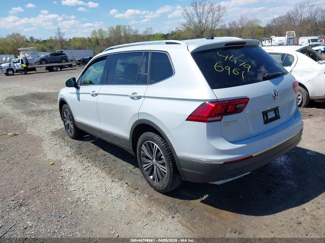 2018 Volkswagen Tiguan 2.0t Se/2.0t Sel მანქანა იყიდება აუქციონზე, vin: 3VV2B7AX3JM161417, აუქციონის ნომერი: 44796961