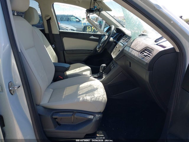 2018 Volkswagen Tiguan 2.0t Se/2.0t Sel მანქანა იყიდება აუქციონზე, vin: 3VV2B7AX3JM161417, აუქციონის ნომერი: 44796961