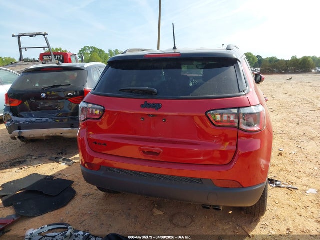 44796979 :رقم المزاد ، 3C4NJDBB5JT433651 vin ، 2018 Jeep Compass Altitude 4x4 مزاد بيع