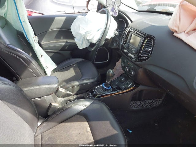 44796979 :رقم المزاد ، 3C4NJDBB5JT433651 vin ، 2018 Jeep Compass Altitude 4x4 مزاد بيع