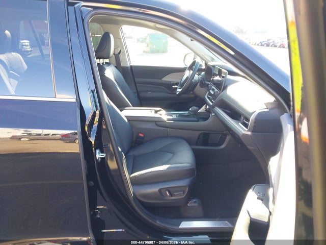 Toyota Grand Highlander Platinum 2026 5TDAAAB59TS123992 Image 5