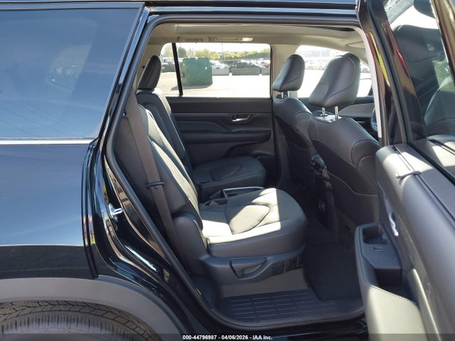 Toyota Grand Highlander Platinum 2026 5TDAAAB59TS123992 Image 8