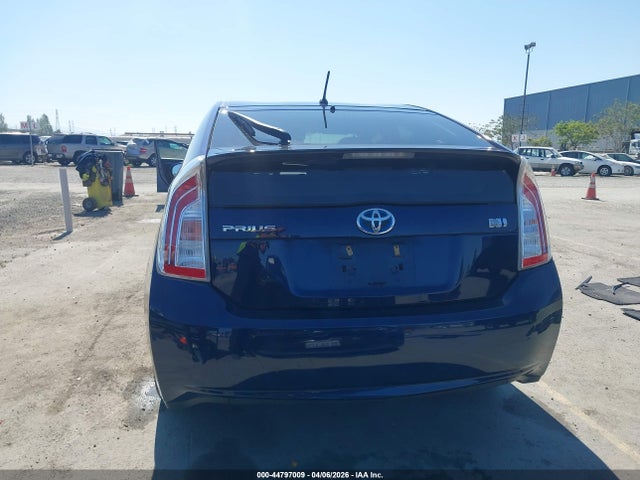 Toyota Prius Two 2014 JTDKN3DU5E0366665 Image 16