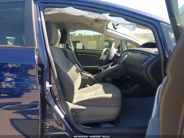 Toyota Prius Two 2014 JTDKN3DU5E0366665 Image 5