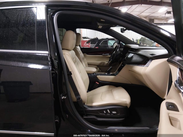 2018 Cadillac Xt5 Premium Luxury მანქანა იყიდება აუქციონზე, vin: 1GYKNFRS7JZ220678, აუქციონის ნომერი: 44797021