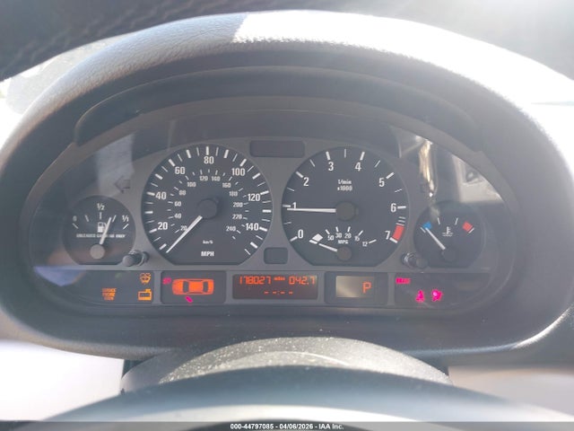 2004 Bmw 325i მანქანა იყიდება აუქციონზე, vin: WBAAZ33474KP83271, აუქციონის ნომერი: 44797085