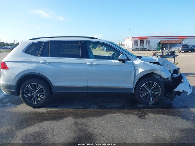 44797095 :رقم المزاد ، 3VV3B7AXXJM040145 vin ، 2018 Volkswagen Tiguan 2.0t Se/2.0t Sel مزاد بيع