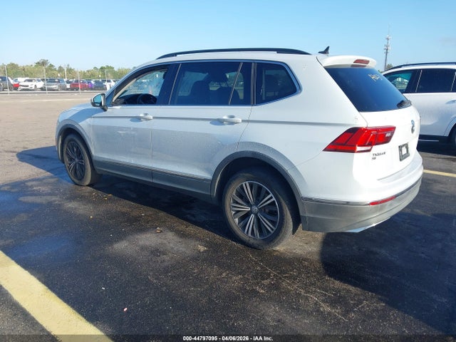 44797095 :رقم المزاد ، 3VV3B7AXXJM040145 vin ، 2018 Volkswagen Tiguan 2.0t Se/2.0t Sel مزاد بيع