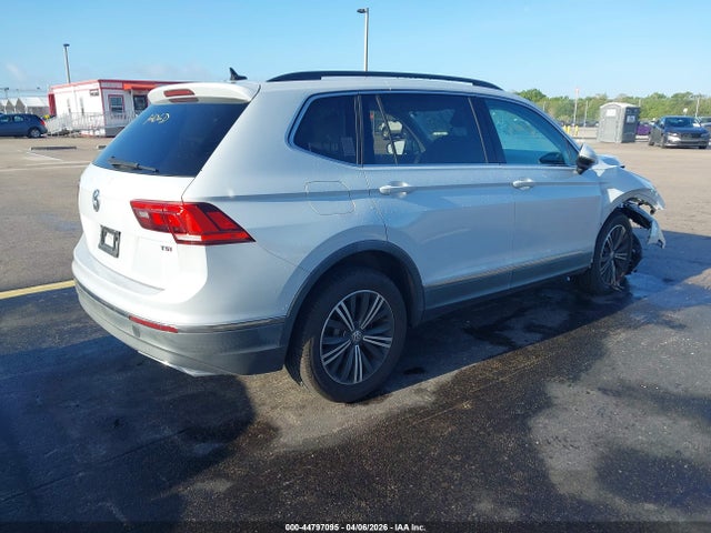 44797095 :رقم المزاد ، 3VV3B7AXXJM040145 vin ، 2018 Volkswagen Tiguan 2.0t Se/2.0t Sel مزاد بيع