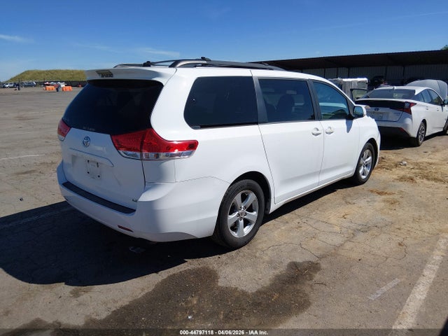 2011 TOYOTA SIENNA 5TDKK3DCXBS083235 Photo 3