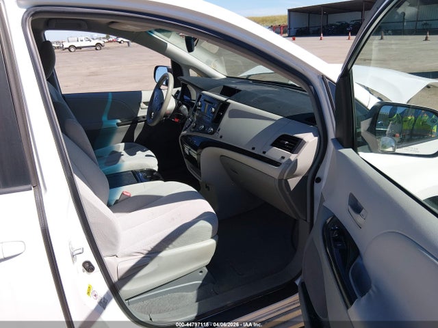 2011 TOYOTA SIENNA 5TDKK3DCXBS083235 Photo 4