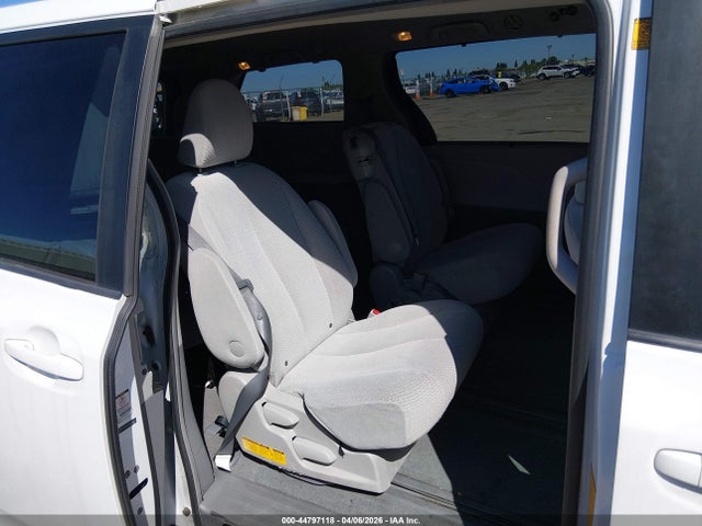 2011 TOYOTA SIENNA 5TDKK3DCXBS083235 Photo 7