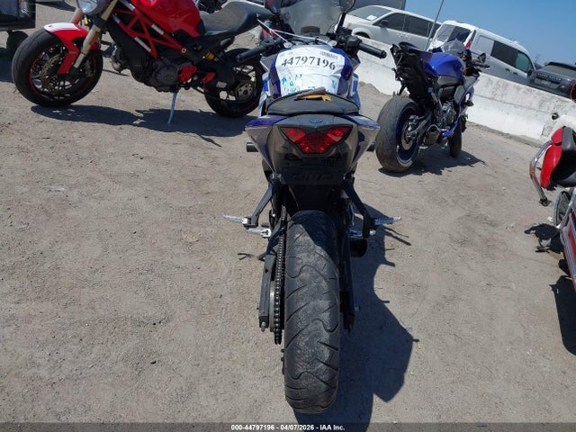 MH3RH06Y4FK001261 Yamaha YZFR3