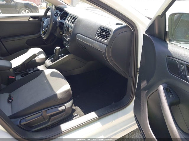 44797208 :رقم المزاد ، 3VW2B7AJ1HM353260 vin ، 2017 Volkswagen Jetta 1.4t S مزاد بيع