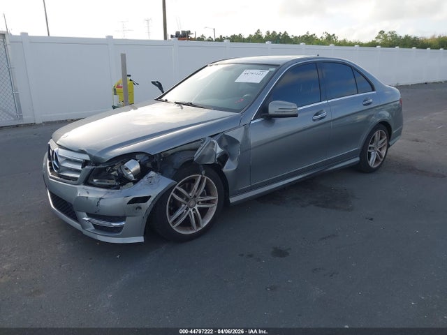 Продаж на аукціоні авто 2013 Mercedes-benz C 250 Sport, vin: WDDGF4HB5DR256670, номер лоту: 44797222