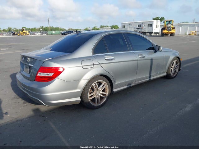 Продаж на аукціоні авто 2013 Mercedes-benz C 250 Sport, vin: WDDGF4HB5DR256670, номер лоту: 44797222