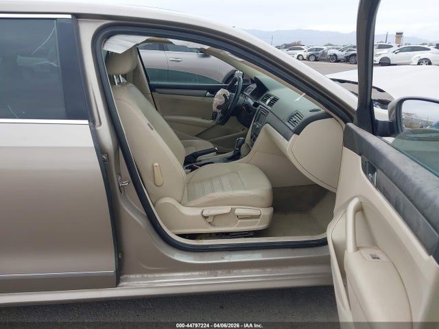 44797224 :رقم المزاد ، 1VWBT7A35FC020914 vin ، 2015 Volkswagen Passat 1.8t Se مزاد بيع