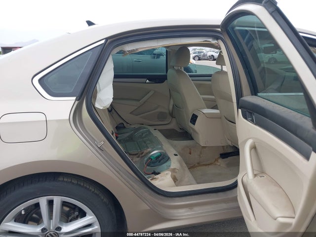44797224 :رقم المزاد ، 1VWBT7A35FC020914 vin ، 2015 Volkswagen Passat 1.8t Se مزاد بيع