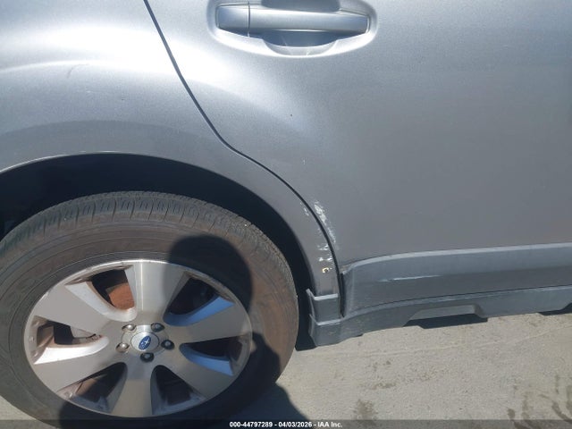 44797289 :رقم المزاد ، 4S4BRDKC6B2427747 vin ، 2011 Subaru Outback 3.6r Limited مزاد بيع