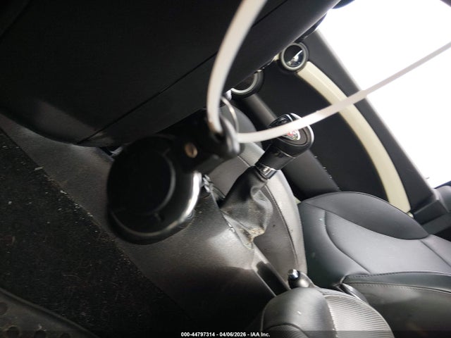 44797314 :رقم المزاد ، WMWZP3C59DT706008 vin ، 2013 Mini Convertible Cooper S مزاد بيع