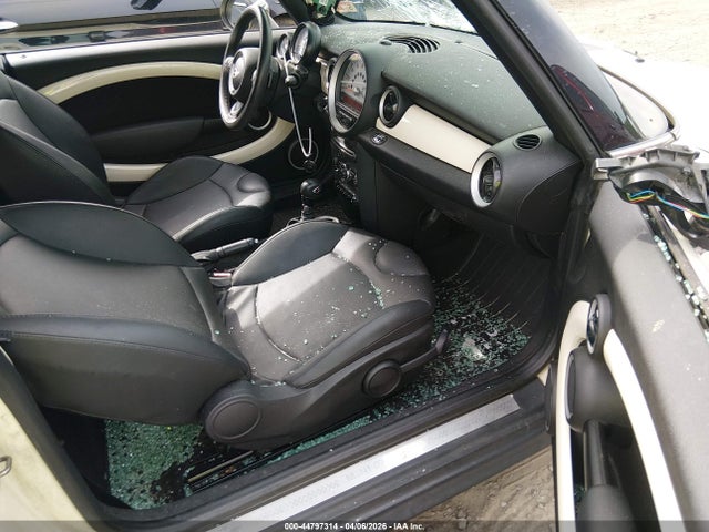 44797314 :رقم المزاد ، WMWZP3C59DT706008 vin ، 2013 Mini Convertible Cooper S مزاد بيع