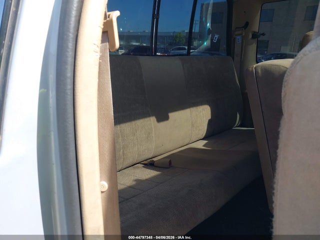 1997 Dodge Ram 2500 St მანქანა იყიდება აუქციონზე, vin: 3B7KF23D4VG806038, აუქციონის ნომერი: 44797348