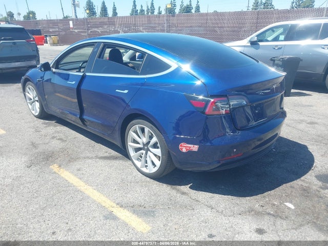 2018 TESLA MODEL 3 5YJ3E1EAXJF059954 Photo 2